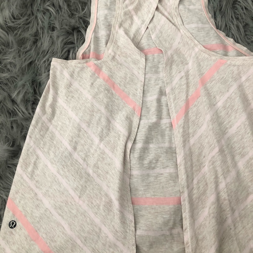 Lululemon size 6 open back flow tank top